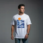 Modelo masculino usando la camiseta con diseño de olas 'Waves' de BeDonato